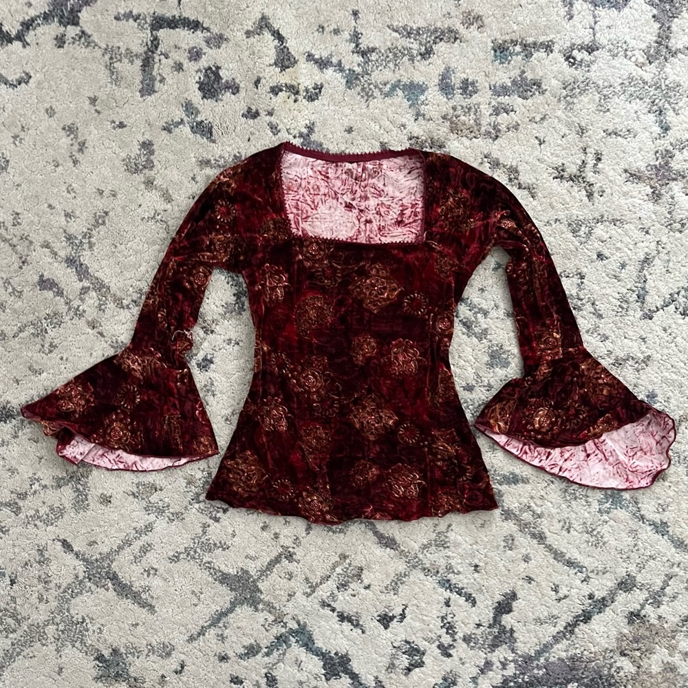 Women's Velvet Long Sleeve Ruffle Top - Burgundy